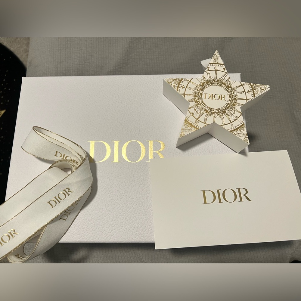 Dior gift box with star ornament(empty)